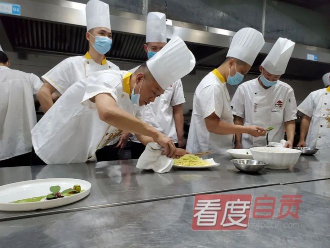 kaiyun官网盐帮菜融入高校后(图4)