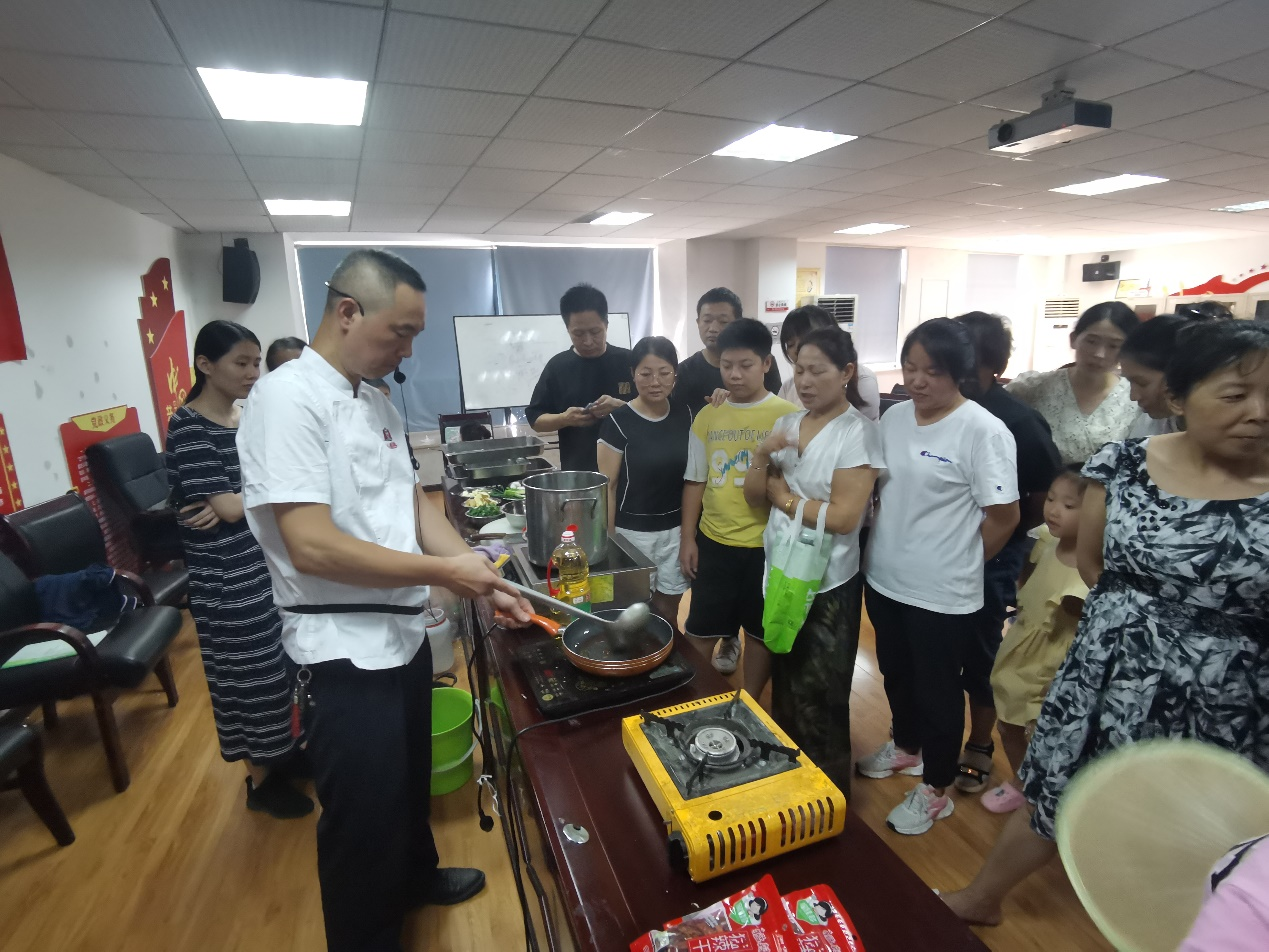 kaiyun佛祖岭街道举办别开生面的技能盛宴 为社区居民搭建美食与就业的桥梁(图2)