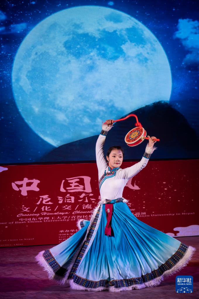 综合消息丨月明人尽望 相聚话团圆——庆中秋节活动在全球多国举办kaiyun中国官方网站(图6)