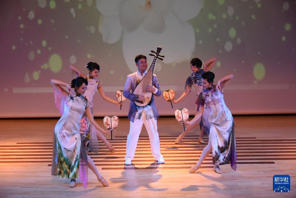 综合消息丨月明人尽望 相聚话团圆——庆中秋节活动在全球多国举办kaiyun中国官方网站(图7)