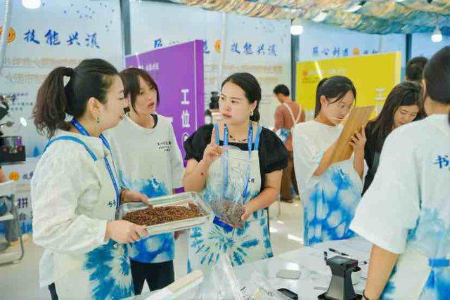 开云云南省第21届职业技能大赛咖啡师专业竞赛在大理收官(图1)