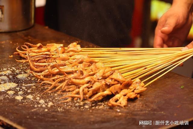 铁板鱿鱼哪里学最好？揭开美食培训的秘密(图3)
