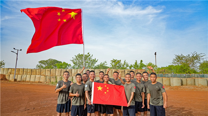 维和官兵丨我与国旗同框(图3)