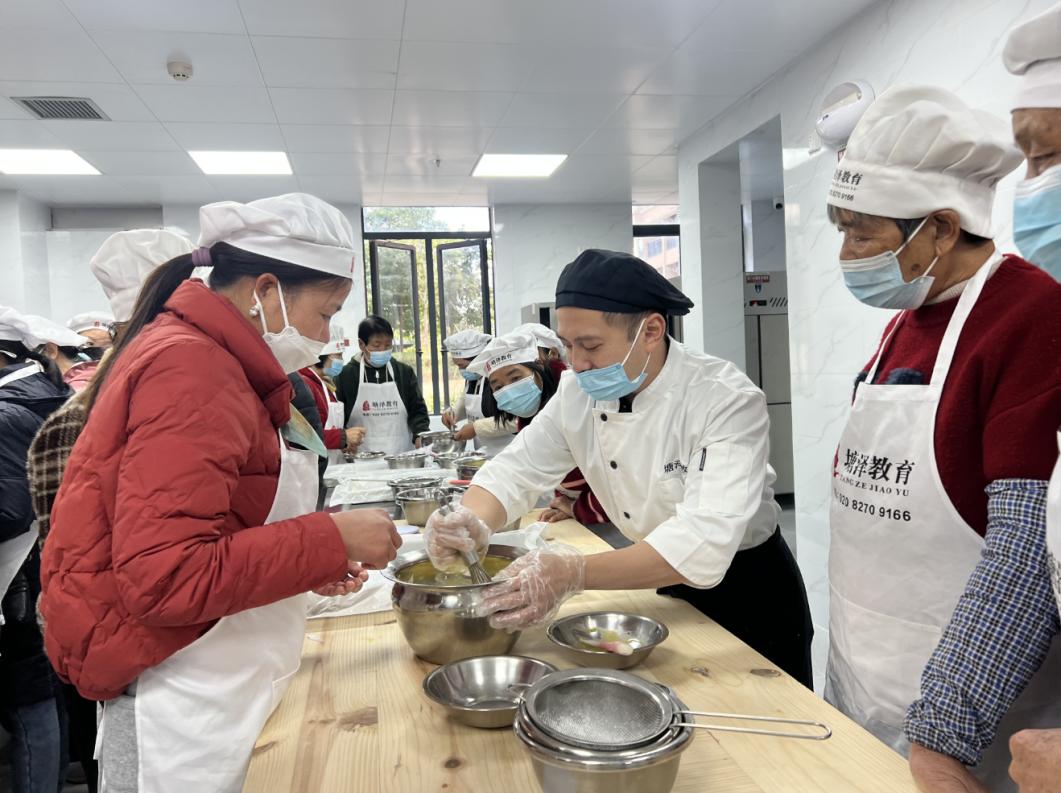 让粤菜文化“薪火相传”！增城一省级粤菜师傅产教融合实训基地揭牌(图8)