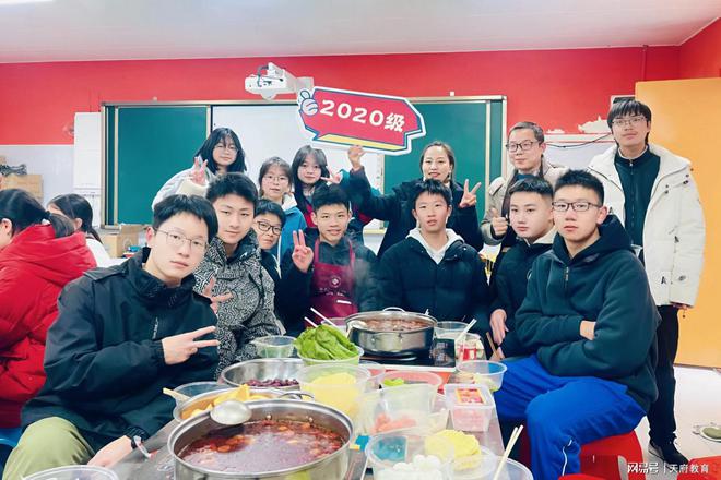 经常下厨给学生做火锅的“曹婆婆”你太“辣”了！(图6)