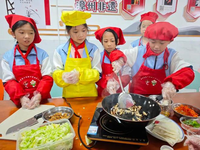 漳州市第二实验小学迎宾分校闽台美食实践工坊开课(图2)