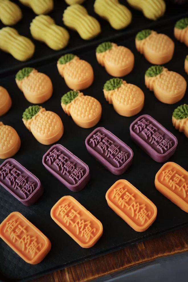 从厨房到直播间！！全职妈妈的烘焙“治愈”人生(图2)