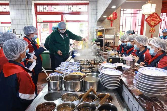 “秋假”解锁系列③西外街小学：小小厨神“煮”出非遗味劳动实践浸润健康心(图1)