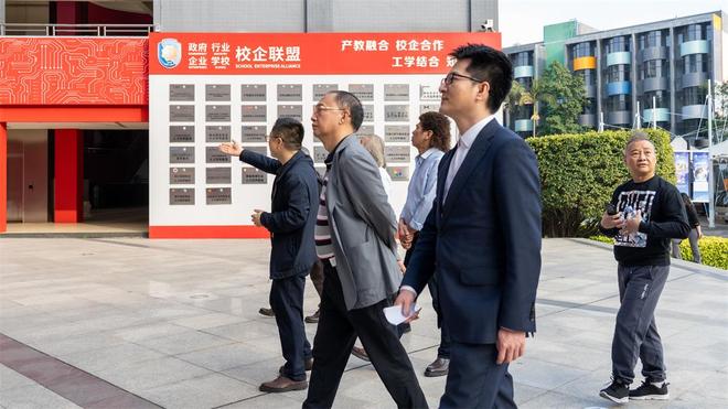 携手共筑美食高地丨广东岭南现代技师学院与佛山顺德菜发展促进会达成战略合作(图5)