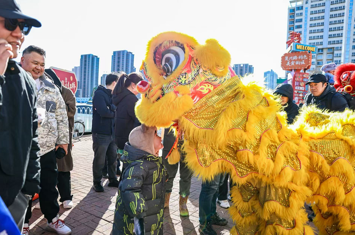 红桥区复兴路新春年货大集开启“舌尖上的旅行”(图2)