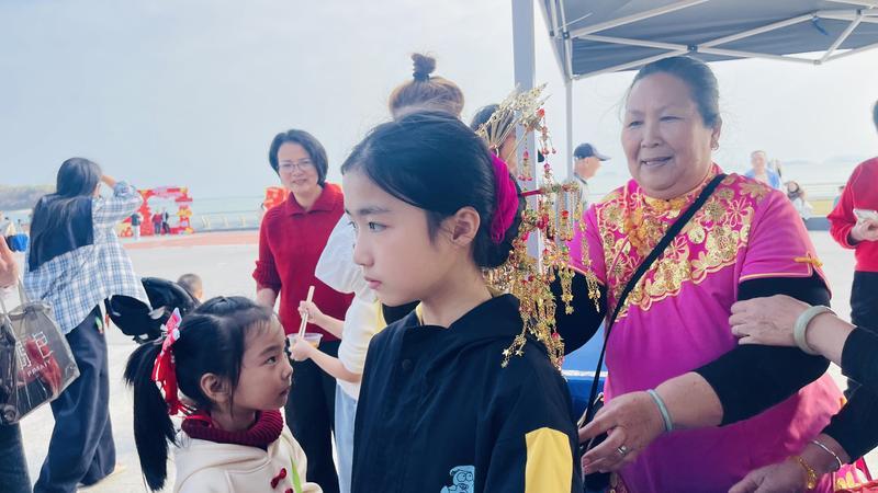 年味满满！大亚湾霞涌迎新春非遗体验活动热闹上演(图2)